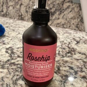 Essano Rosehip moisturizer